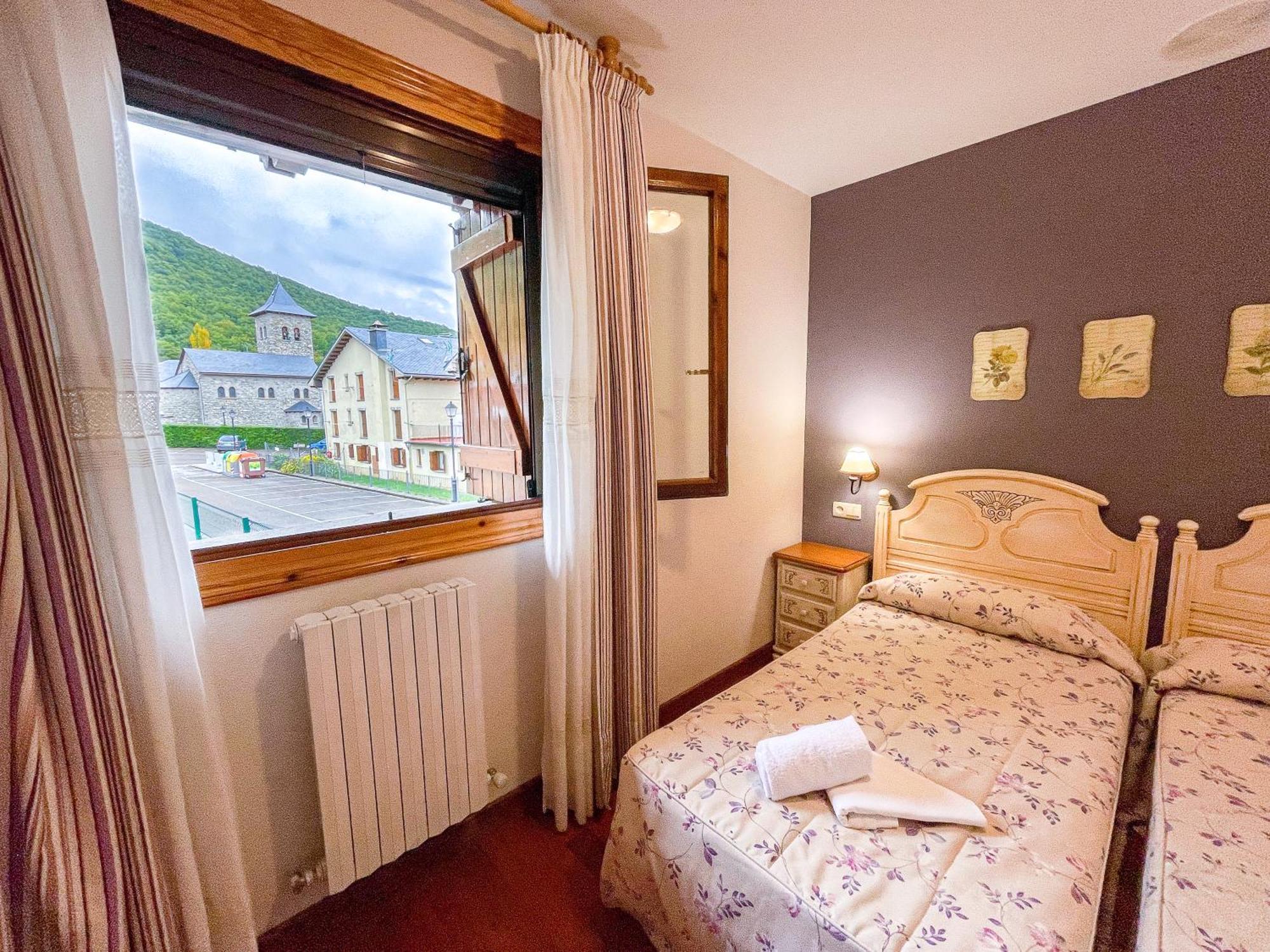 Apartamentos Gavin Biescas 3000 エクステリア 写真