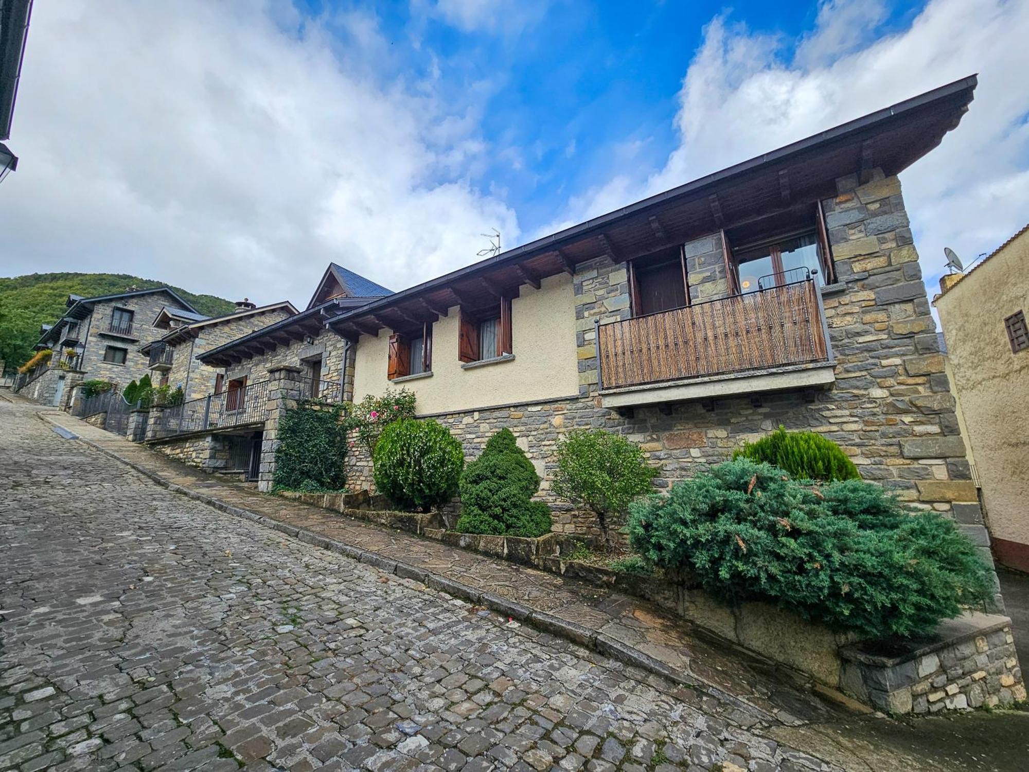 Apartamentos Gavin Biescas 3000 エクステリア 写真